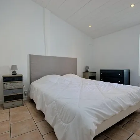 A St-martin-de-re Avec Piscine Chauffee Pour 6 Pers., 3 - Fr-1-835-24 Villa *