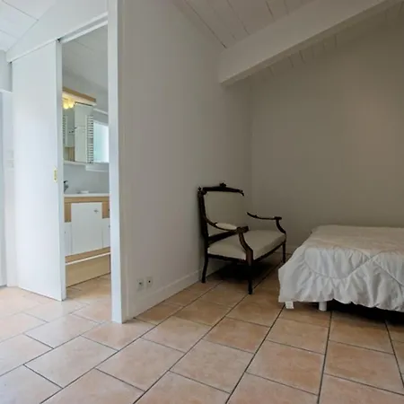 A St-martin-de-re Avec Piscine Chauffee Pour 6 Pers., 3 - Fr-1-835-24 Villa *