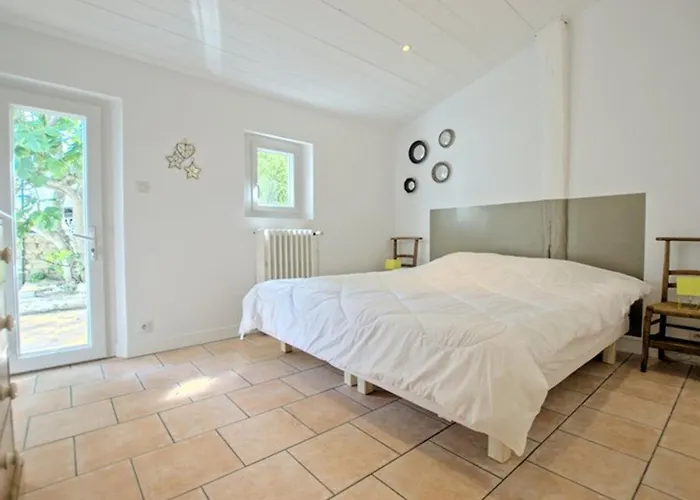 A St-martin-de-re Avec Piscine Chauffee Pour 6 Pers., 3 - Fr-1-835-24 *