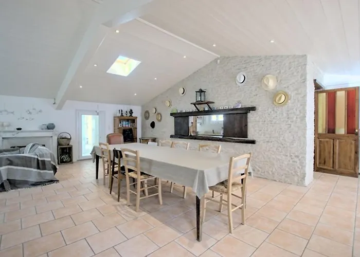 A St-martin-de-re Avec Piscine Chauffee Pour 6 Pers., 3 - Fr-1-835-24 *